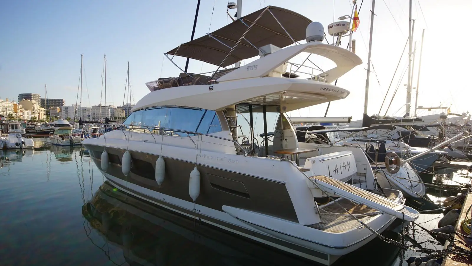 Exterior Prestige 500 Fly