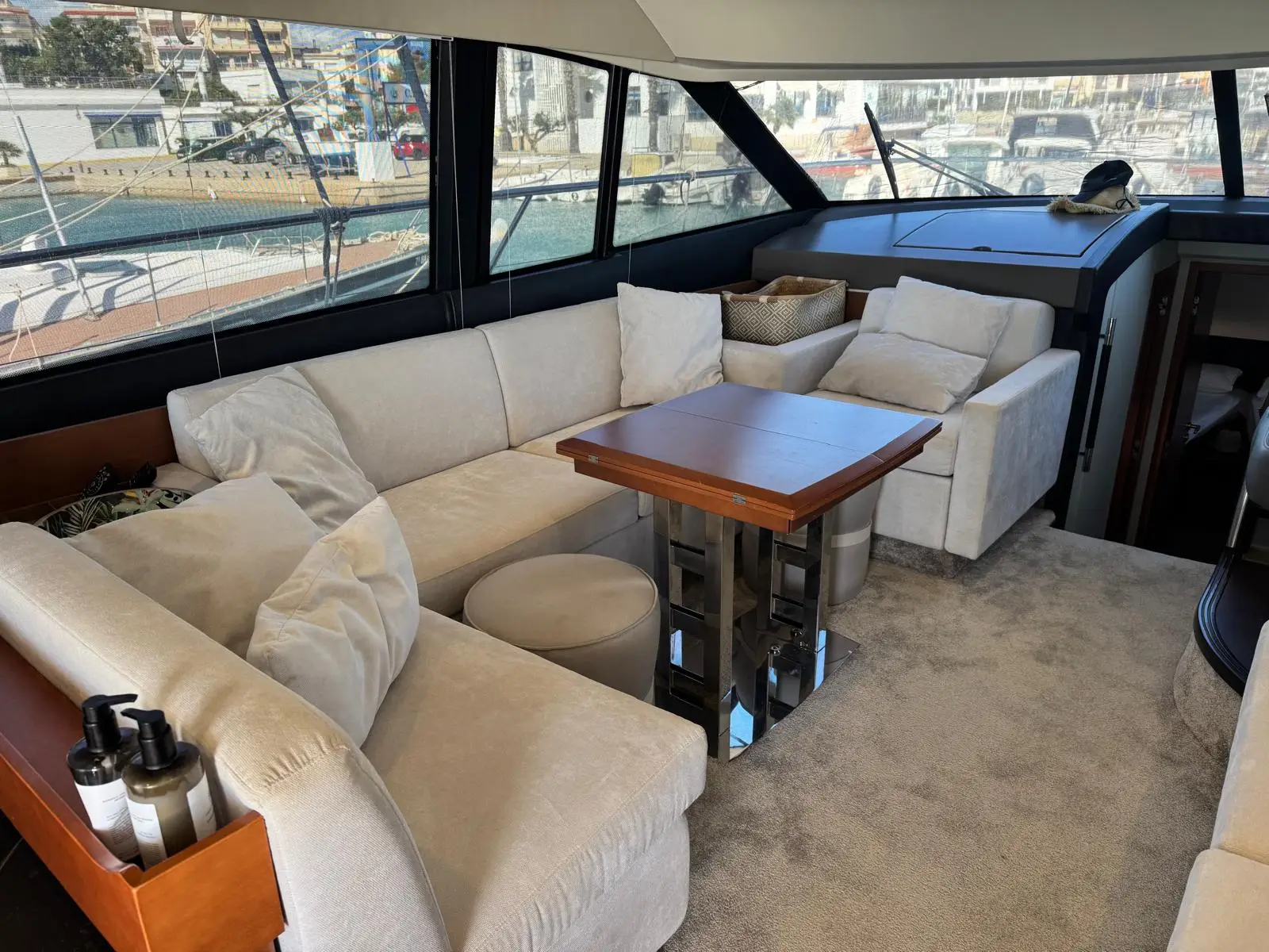 Interior Prestige 500 Fly